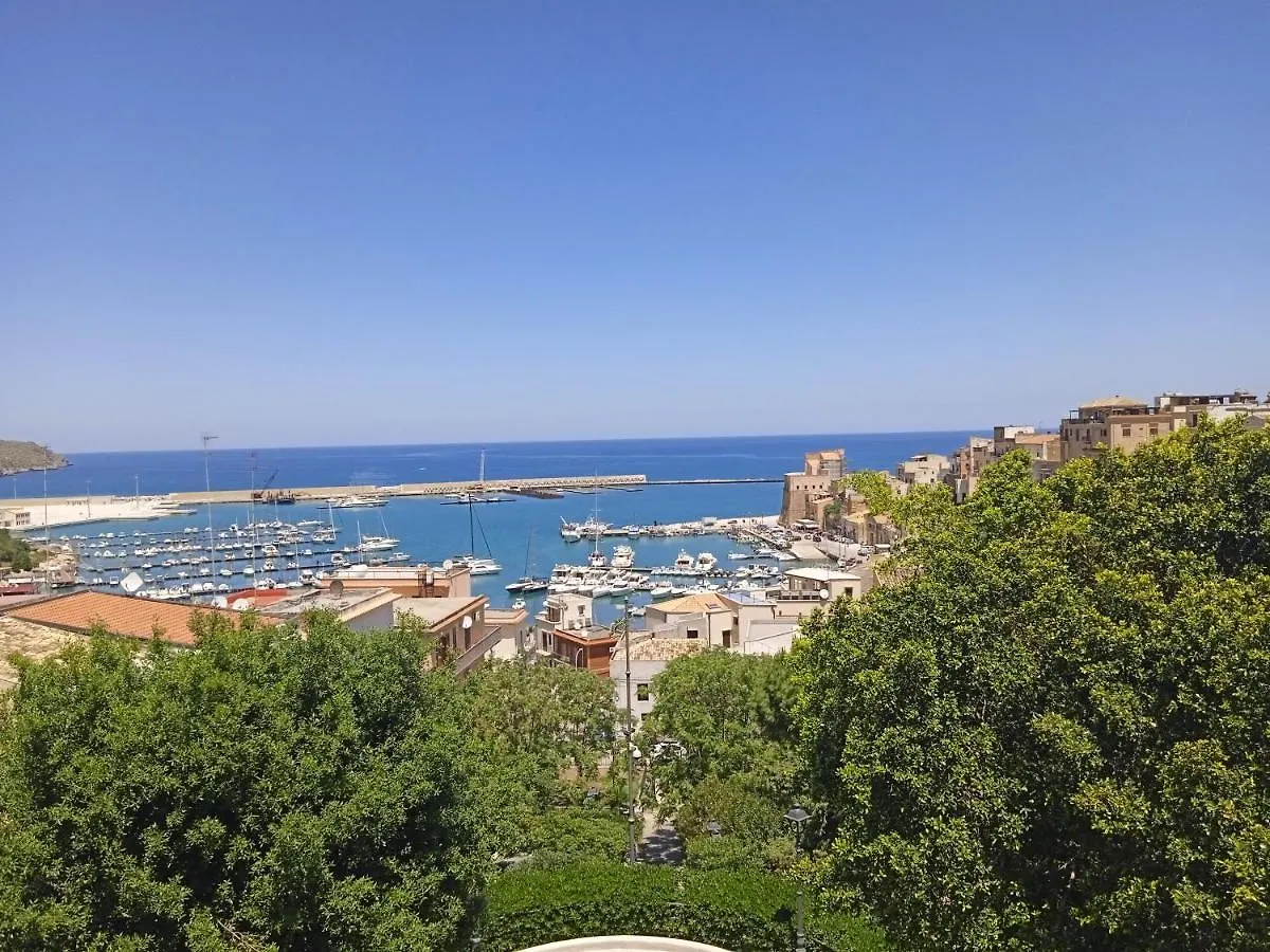 Holiday home Mary Gery'S Rooms Castellammare del Golfo Italy